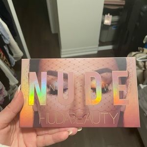 Huda Beauty The New Nude Eyeshadow Palette